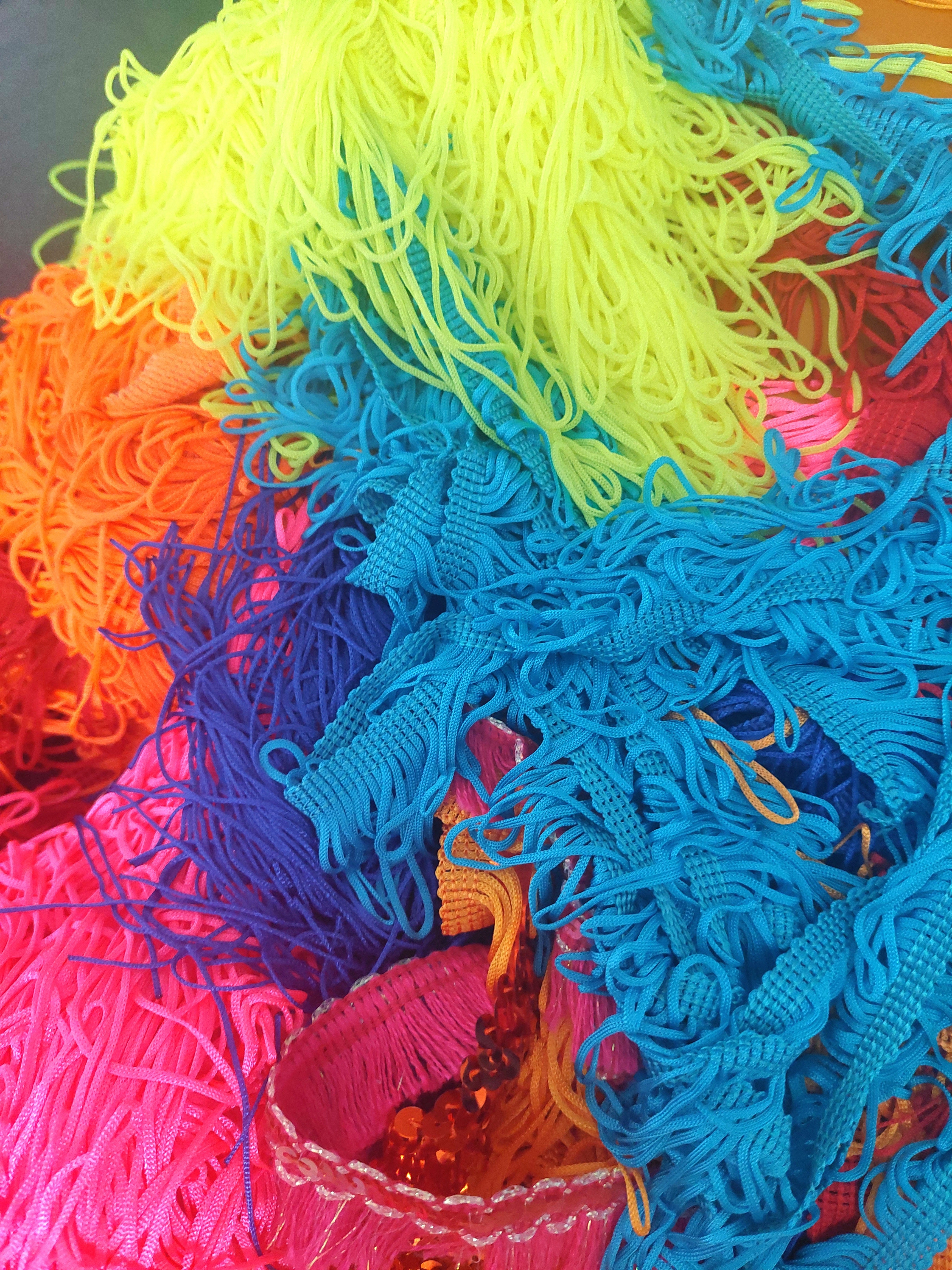 Victorian-style bonnets 👒