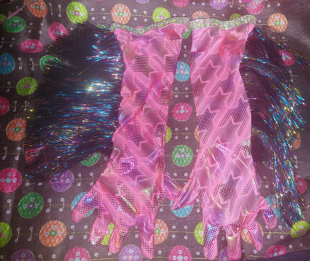 Handmade sparkly pink gloves! ✨️
